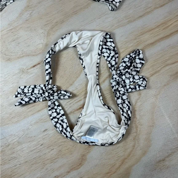 Eberjey Black and White Floral Tie Bikini Set Size Small Cheeky Bottoms - Picture 5 of 7